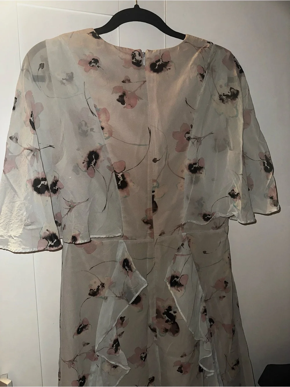 BCBG Maxazria Mabel Chiffon Dress 100% Silk Cape in Floral Pearl Blue $338MSRP